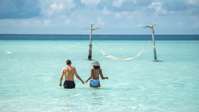 Constance Moofushi — image 39