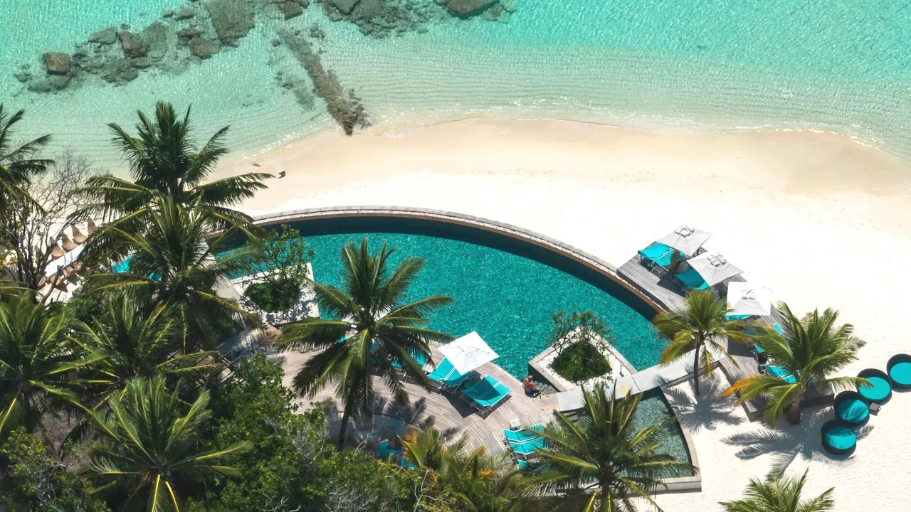 Constance Moofushi — image 9