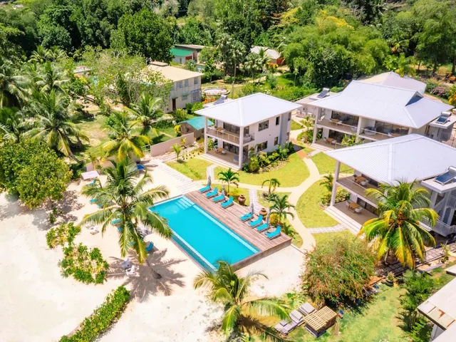 Pineapple Beach Villas