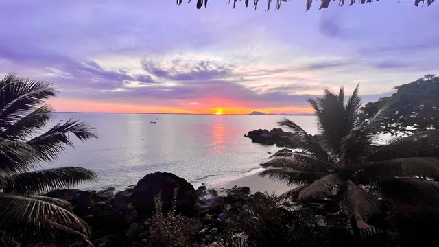 Komba on the Rocks — image 5